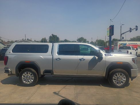 Used 2023 GMC Sierra 3500 Denali w/ Denali Ultimate Package AWD/4WD image 5
