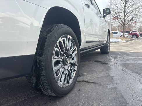 Used 2024 GMC Yukon XL Denali Ultimate image 6