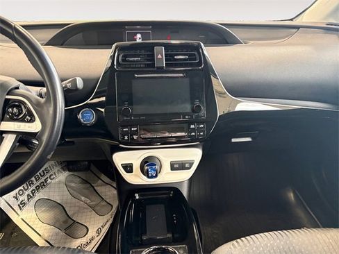 Used 2018 Toyota Prius Two image 9