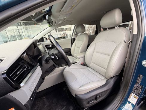 Used 2020 Kia Niro EX image 14