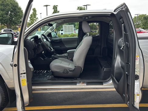Used 2019 Toyota Tacoma SR AWD/4WD image 25