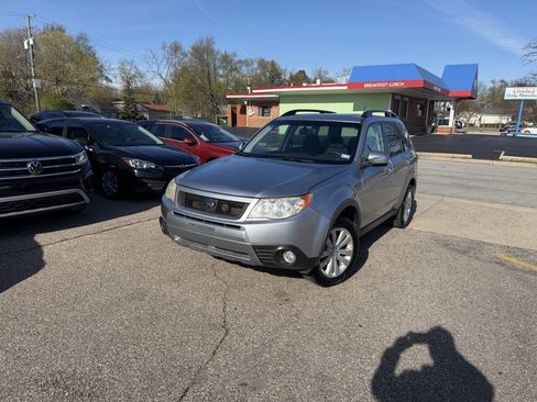 Used 2013 Subaru Forester 2.5X Premium w/ Plus Pkg image 3