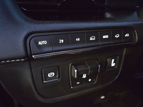 Used 2023 Cadillac Escalade Sport Platinum image 17