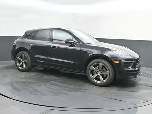 New 2025 Porsche Macan image 8