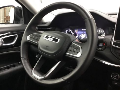 Used 2022 Jeep Compass Trailhawk w/ Trailhawk Convenience Group AWD/4WD image 36