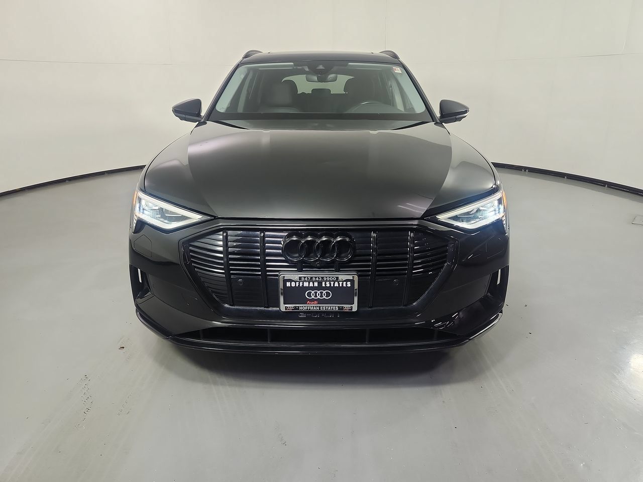 Used 2023 Audi e-tron Premium w/ Convenience Plus Package AWD/4WD image 4