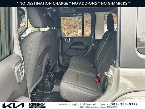 Used 2023 Jeep Wrangler Sahara image 21