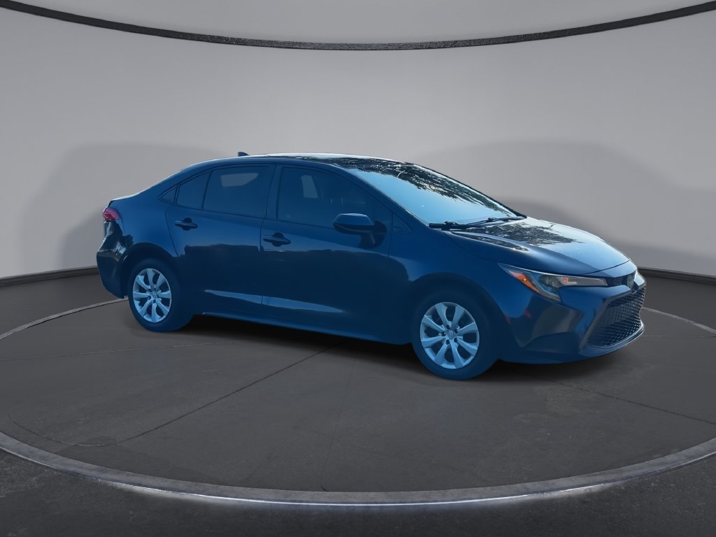 Used 2020 Toyota Corolla LE FWD image 2