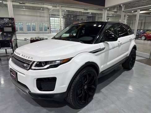 Used 2018 Land Rover Range Rover Evoque SE AWD/4WD image 22