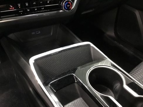 Used 2025 Chevrolet Equinox LT image 9