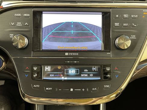 Used 2013 Toyota Avalon Limited image 22