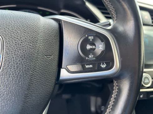 Used 2018 Honda Civic Touring image 12