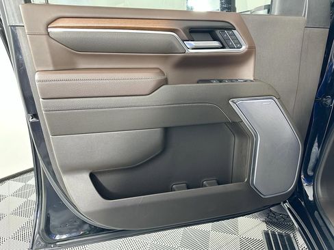 Used 2024 GMC Sierra 3500 Denali w/ Denali Reserve Package image 34