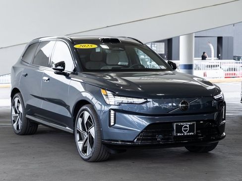 New 2025 Volvo EX90 Ultra image 2