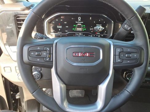 Used 2025 GMC Sierra 1500 SLT image 8
