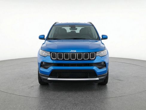 Used 2025 Jeep Compass Limited image 2