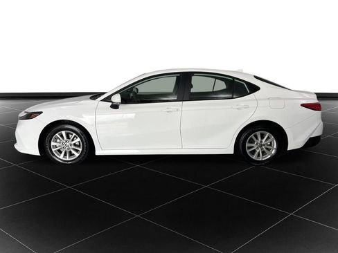 Used 2025 Toyota Camry LE w/ Convenience Package FWD image 2