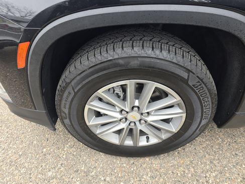 Used 2022 Chevrolet Traverse LT FWD image 21