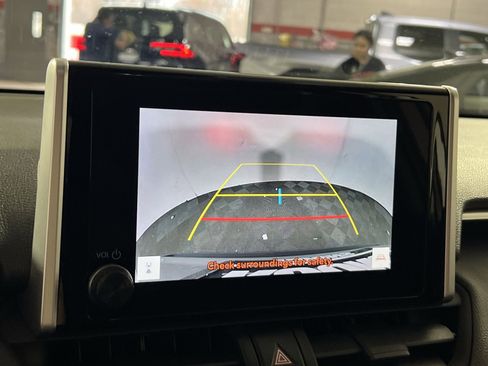 Used 2025 Toyota RAV4 XLE image 19