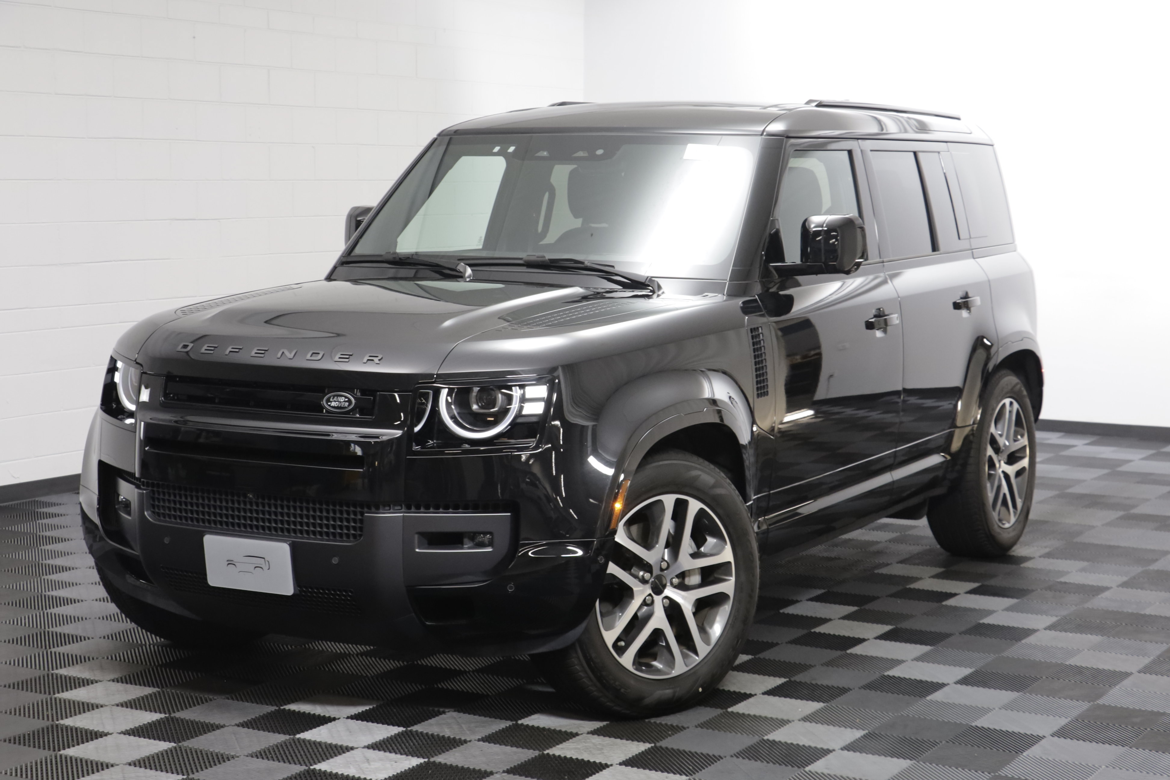 Certified 2026 Land Rover Defender 110 X-Dynamic SE AWD/4WD image 1