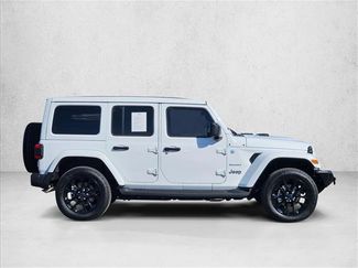 Used 2024 Jeep Wrangler Unlimited Sahara w/ Technology Group AWD/4WD video 4