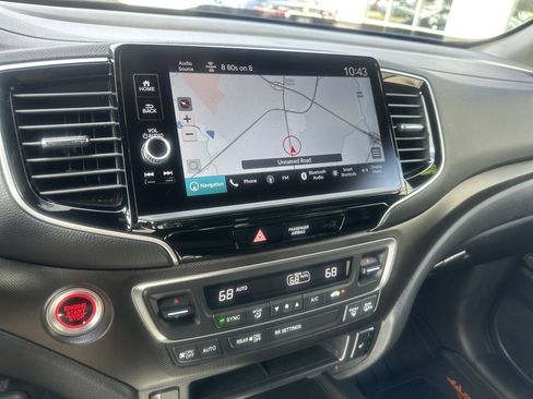 Used 2025 Honda Ridgeline TrailSport image 17