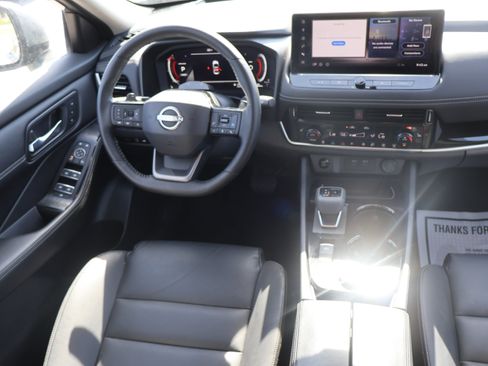 Used 2025 Nissan Rogue SL w/ Tech Package AWD/4WD image 13