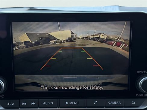 Used 2024 Nissan Rogue SV image 12