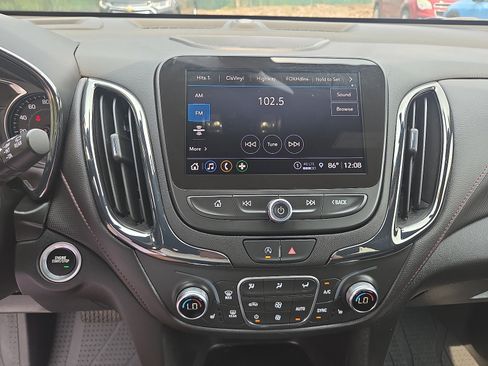 Used 2024 Chevrolet Equinox RS w/ RS Leather Package AWD/4WD image 27