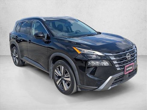 Used 2024 Nissan Rogue SL FWD image 3