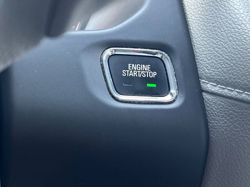 Used 2018 GMC Acadia SLE image 20