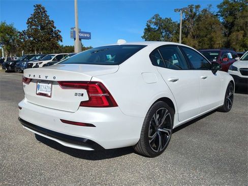 Certified 2024 Volvo S60 B5 Core image 4