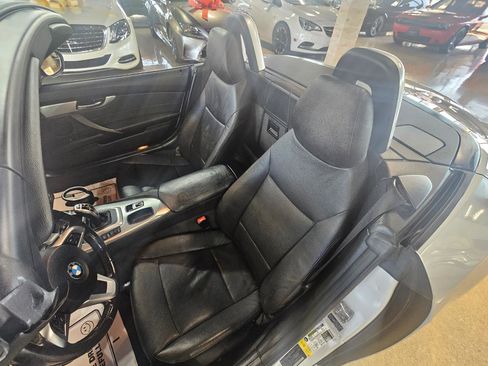 Used 2009 BMW Z4 sDrive35i image 14