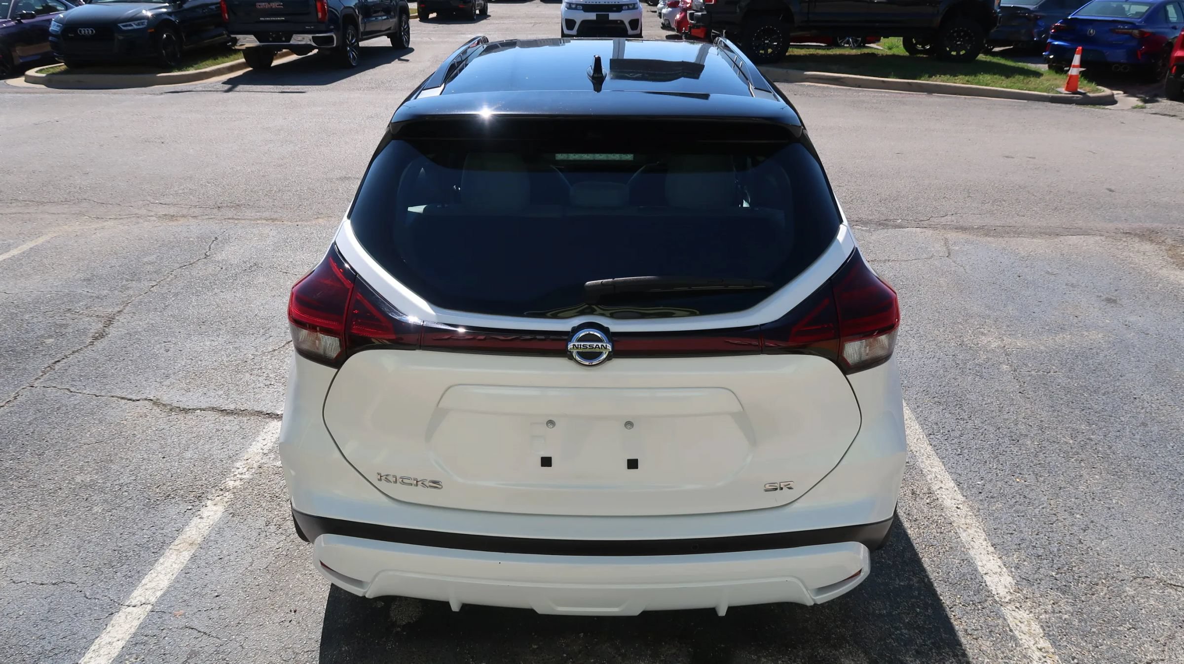 Used 2021 Nissan Kicks SR w/ SR Premium Package FWD image 11