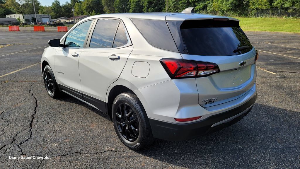 Used 2022 Chevrolet Equinox LT AWD/4WD image 9