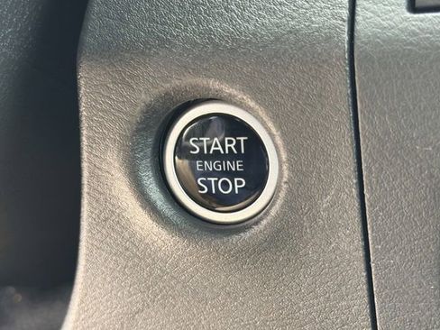 Used 2025 Nissan Frontier S image 32