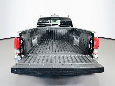 Used 2020 Toyota Tacoma SR5 RWD image 25
