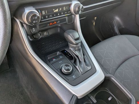 Used 2025 Toyota RAV4 XLE image 22