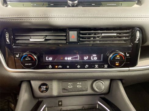 Used 2026 Nissan Rogue SL AWD/4WD image 9