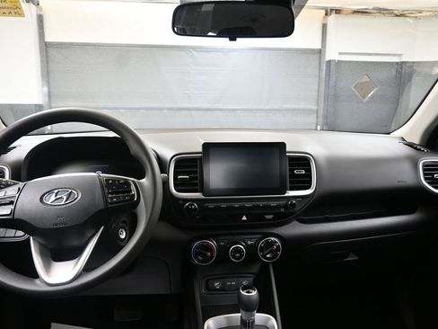 Certified 2023 Hyundai Venue SE image 21