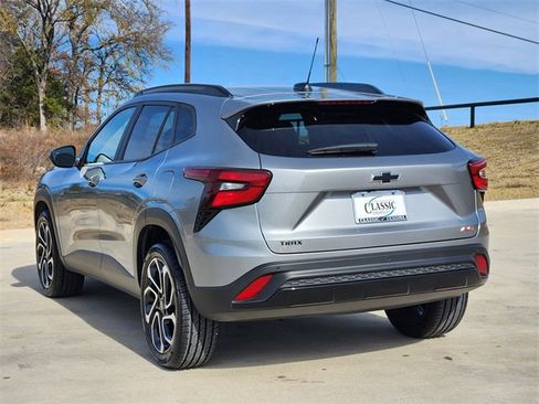 Certified 2024 Chevrolet Trax RS w/ Sunroof Package image 8