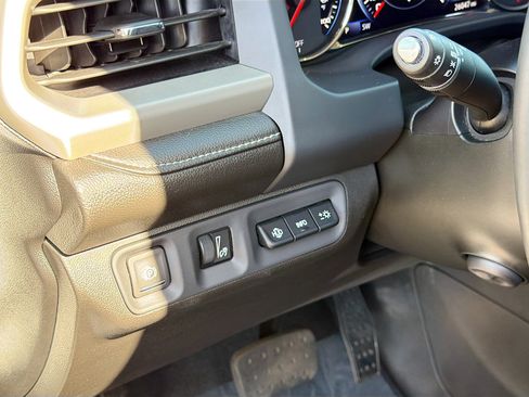 Used 2023 GMC Acadia Denali w/ Denali Technology Package FWD image 10