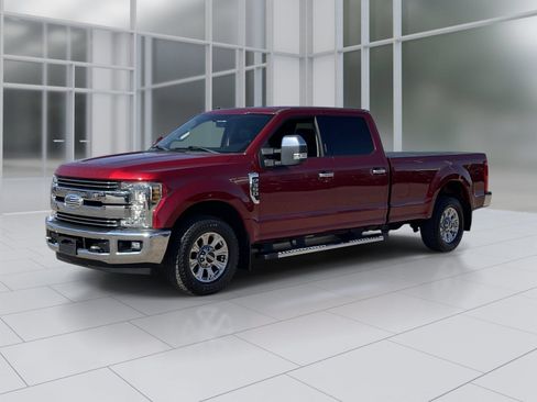 Used 2018 Ford F350 Lariat RWD image 2