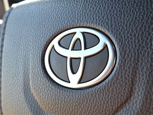 Used 2024 Toyota Tacoma TRD Off-Road image 27