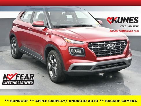 Used 2025 Hyundai Venue SEL image 1