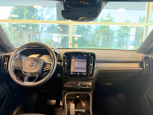Used 2022 Volvo XC40 T5 R-Design w/ Advanced Package AWD/4WD image 35