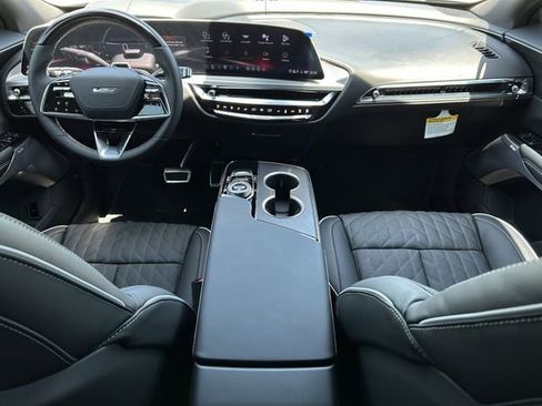 New 2025 Cadillac XT5 Premium Luxury image 11