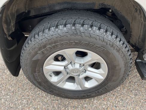 Used 2020 Toyota 4Runner SR5 image 23