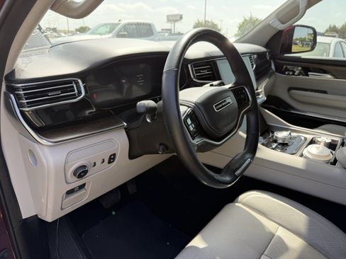 Used 2022 Jeep Grand Wagoneer Series II w/ Convenience Group III AWD/4WD image 5
