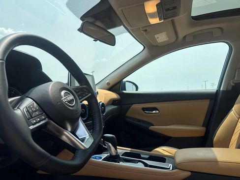 Used 2025 Nissan Sentra SV w/ SV Premium Package FWD image 37